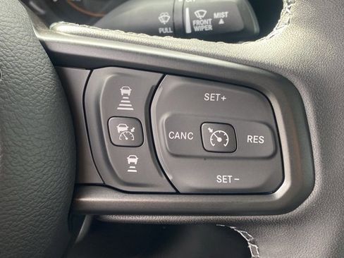 New 2025 Jeep Gladiator Sport image 18