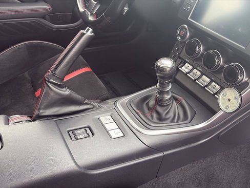 Used 2022 Subaru BRZ Limited RWD image 16