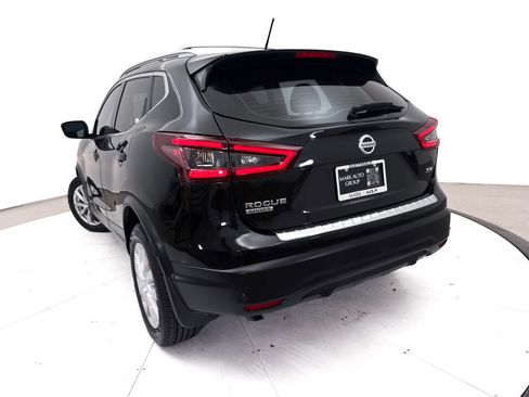 Used 2021 Nissan Rogue Sport SV FWD image 6