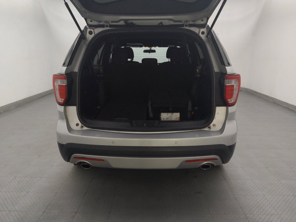 Used 2017 Ford Explorer XLT AWD/4WD image 29