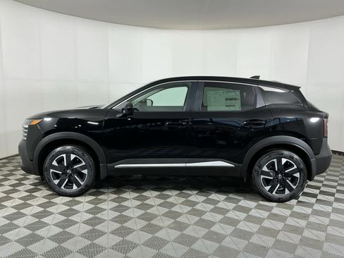 New 2025 Nissan Kicks SV image 4