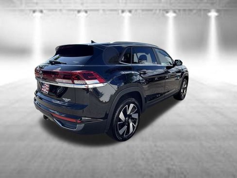 Used 2026 Volkswagen Atlas Cross Sport SE FWD image 4