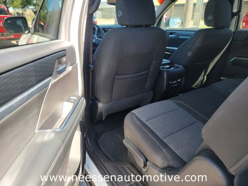 Used 2025 GMC Acadia Elevation image 14