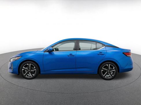 Used 2025 Nissan Sentra SV FWD image 4