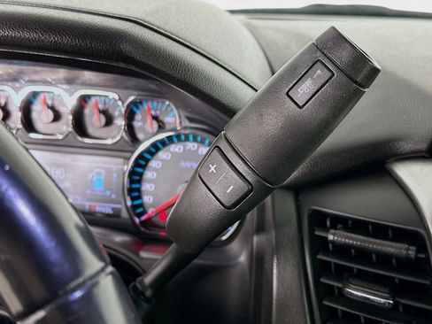 Used 2018 Chevrolet Suburban LT image 25