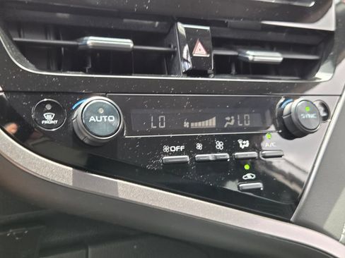 Used 2024 Toyota Camry SE FWD image 19