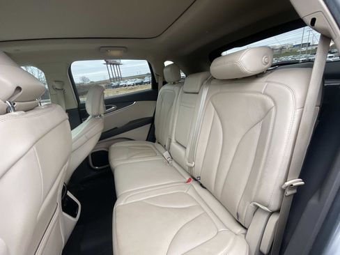 Used 2020 Lincoln Nautilus Reserve image 12