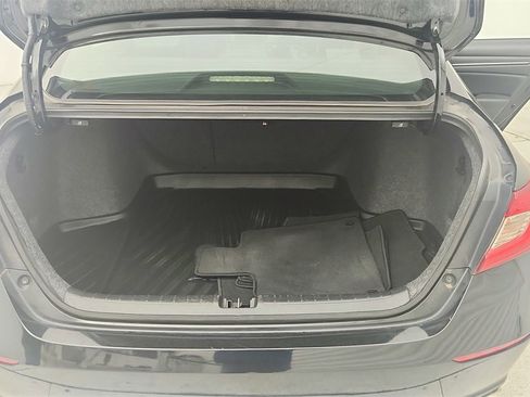 Used 2018 Honda Accord Sport image 32