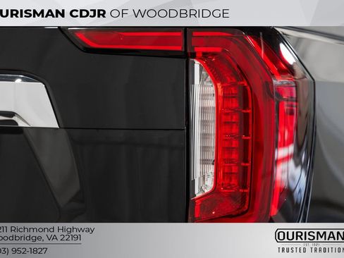 Used 2023 GMC Yukon SLT image 9