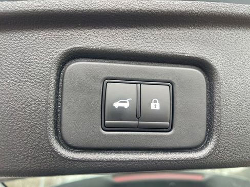 New 2026 Nissan Pathfinder SL image 17