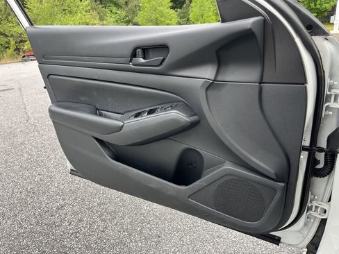 Used 2024 Nissan Altima 2.5 S FWD image 13
