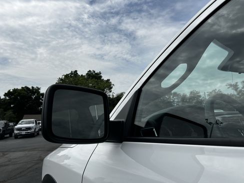 Used 2024 RAM 1500 Warlock AWD/4WD image 39