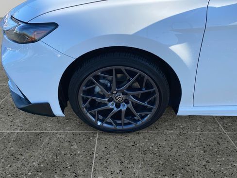 Used 2025 Toyota Camry SE FWD image 14