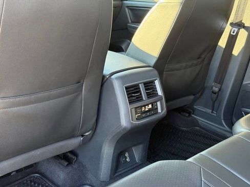 Used 2018 Volkswagen Atlas SE FWD image 30