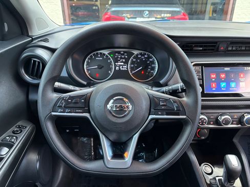 Used 2021 Nissan Kicks S image 19