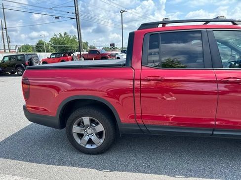 Used 2025 Honda Ridgeline TrailSport image 5