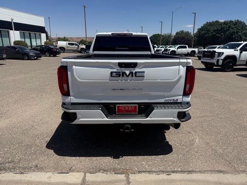 Used 2022 GMC Sierra 3500 AT4 w/ AT4 Preferred Package AWD/4WD image 6