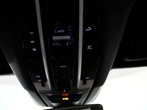 Used 2019 Porsche Cayenne image 35