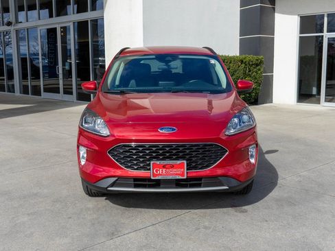 Used 2020 Ford Escape SEL image 2