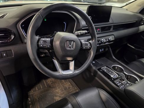 Used 2024 Honda Pilot Touring image 4