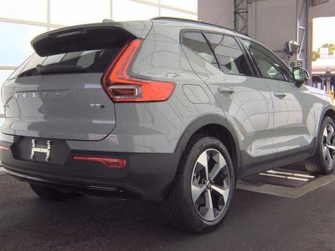 Used 2026 Volvo XC40 B5 Plus AWD/4WD image 2