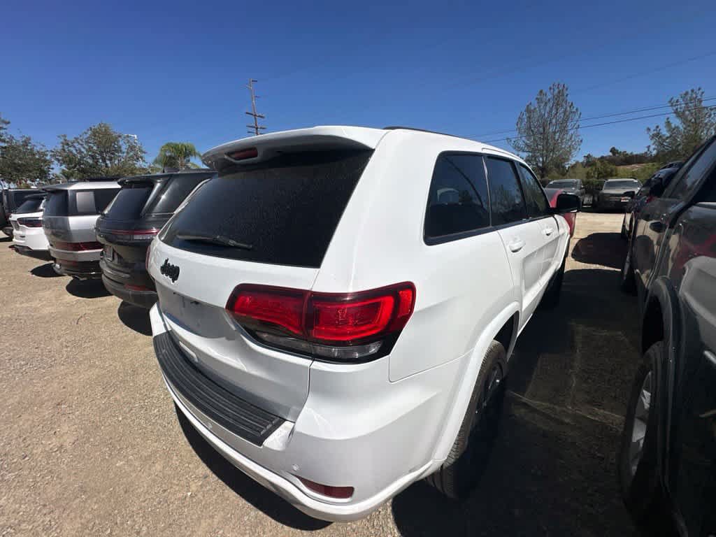 Used 2020 Jeep Grand Cherokee Altitude AWD/4WD image 3