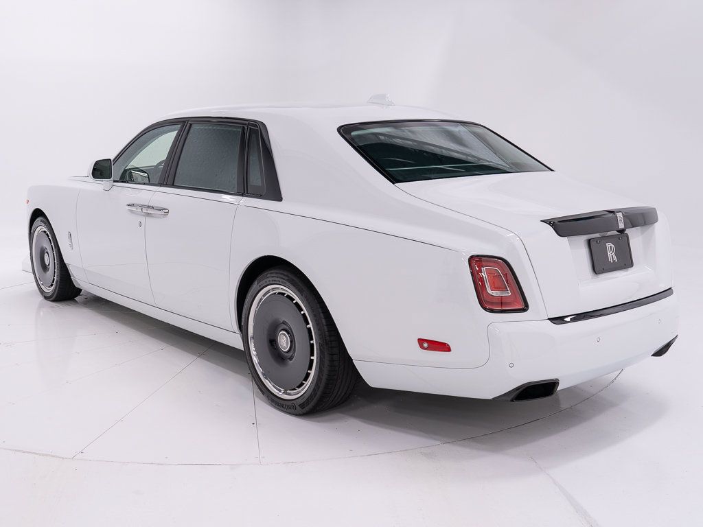 Certified 2023 Rolls-Royce Phantom Sedan RWD image 3