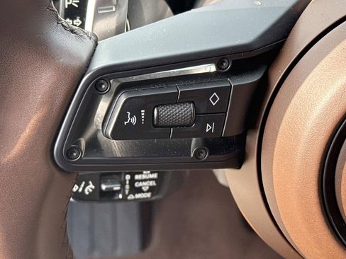 Used 2023 Porsche Panamera image 25