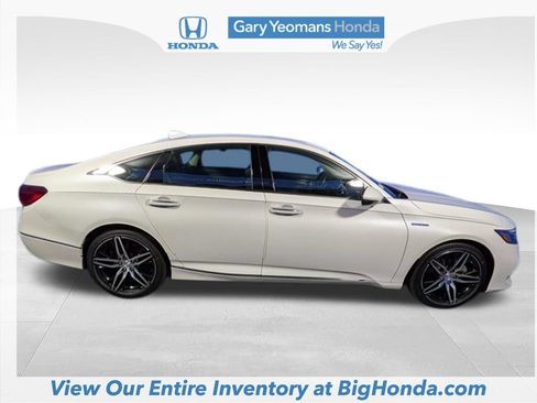 Used 2022 Honda Accord Touring image 6
