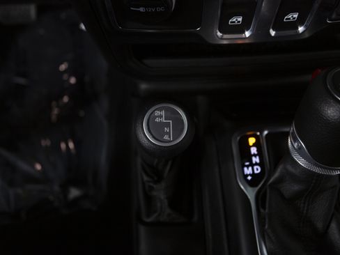 Used 2021 Jeep Wrangler Sport image 19