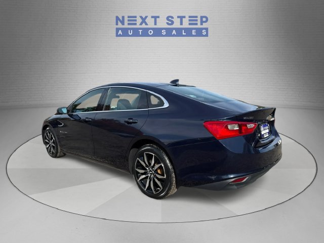 Used 2017 Chevrolet Malibu LT FWD image 5