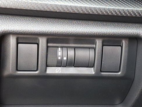 Certified 2025 Subaru Crosstrek 2.0i Premium image 21