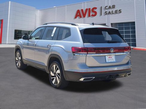 Used 2025 Volkswagen Atlas SE FWD image 9