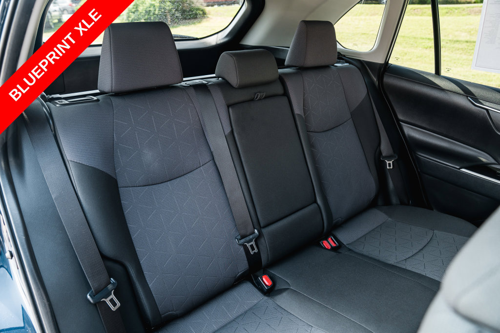 Certified 2025 Toyota RAV4 XLE FWD image 28