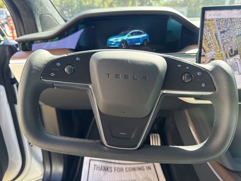 Used 2022 Tesla Model X image 24