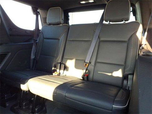 Used 2024 GMC Yukon SLT image 23