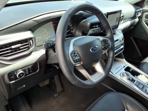Certified 2023 Ford Explorer XLT w/ Equipment Group 202A AWD/4WD image 18