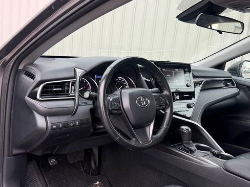 Used 2024 Toyota Camry SE image 4