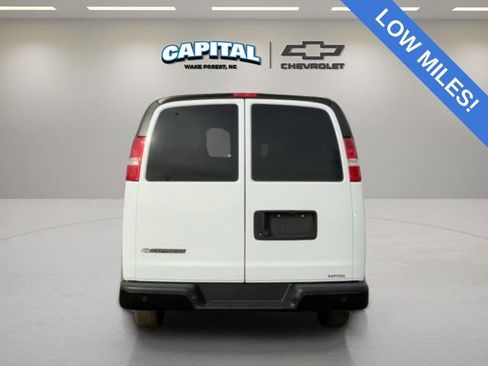 Used 2022 Chevrolet Express 3500 LS image 4