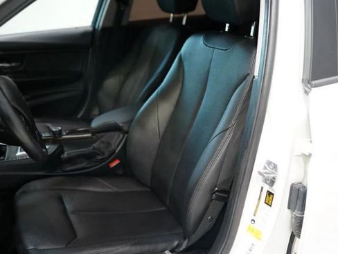 Used 2016 BMW 320i Sedan RWD image 12