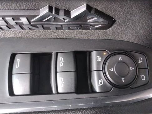 Used 2024 Chevrolet Silverado 1500 High Country w/ High Country Premium Package AWD/4WD image 10