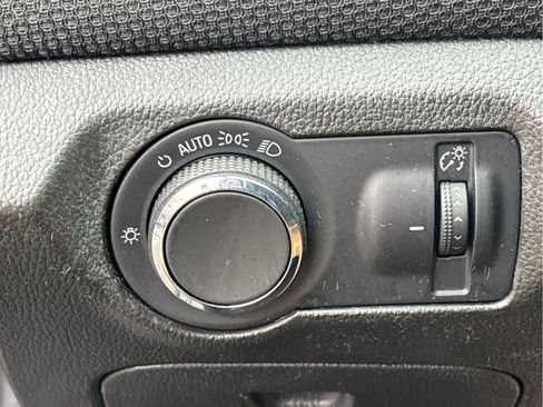 Used 2014 Chevrolet Cruze LT image 19