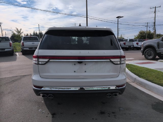Used 2021 Lincoln Aviator AWD w/ Elements Package image 4