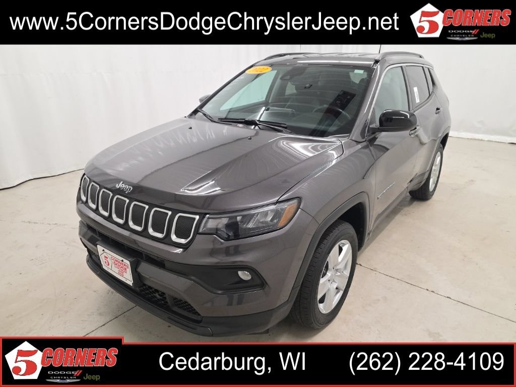 Used 2022 Jeep Compass Latitude w/ Convenience Group AWD/4WD image 1
