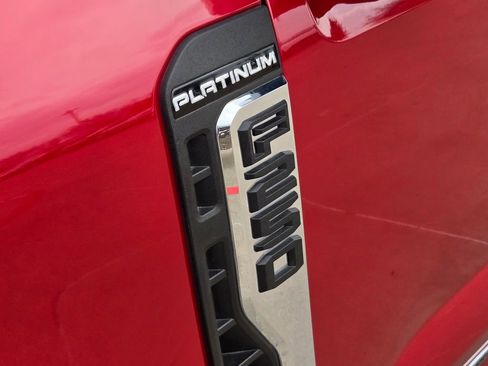 Used 2024 Ford F250 Platinum image 34