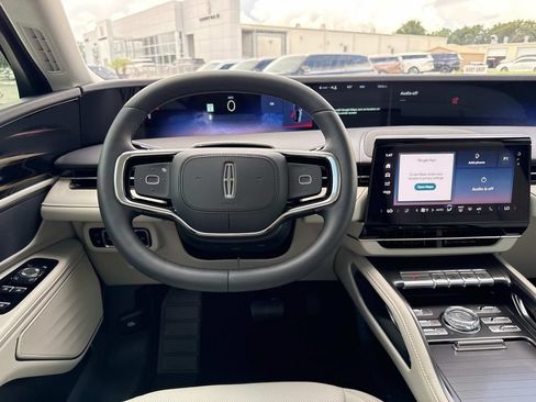 New 2026 Lincoln Nautilus Premier AWD/4WD image 17