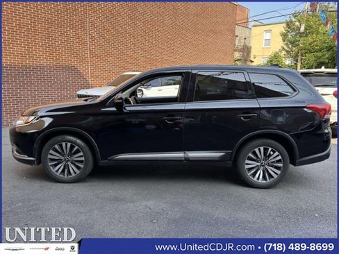 Used 2020 Mitsubishi Outlander SE image 7
