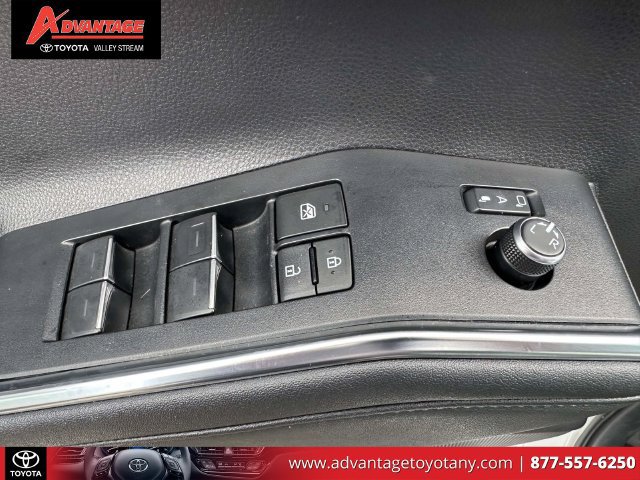 Used 2024 Toyota Highlander Platinum AWD/4WD image 22