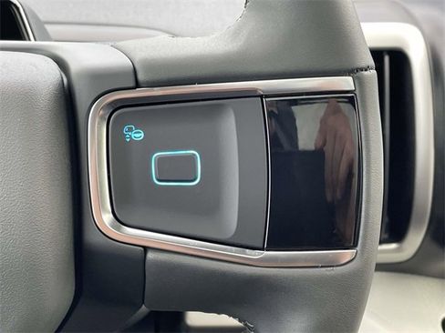 New 2025 Ford Expedition Active image 25