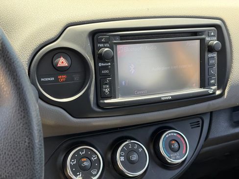 Used 2017 Toyota Yaris L FWD image 8